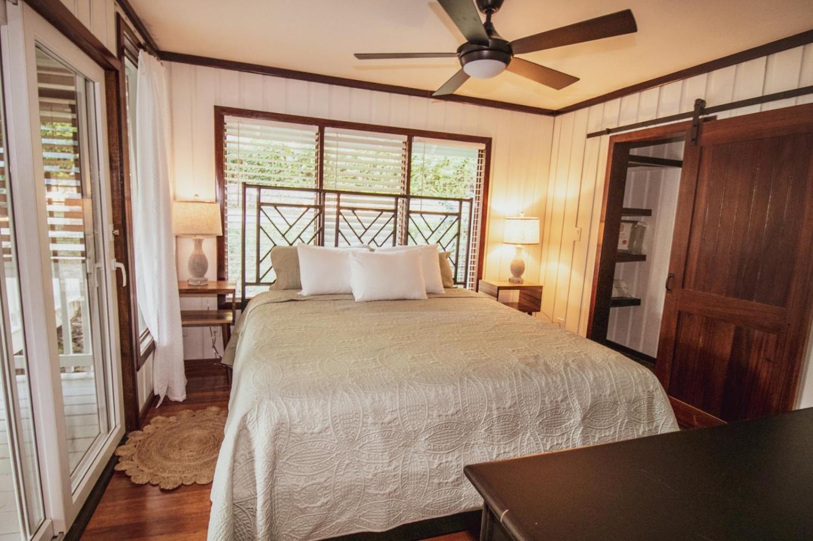 Luna Beach Luxury Boutique Beach Front Resort Jobs Bight Exterior photo