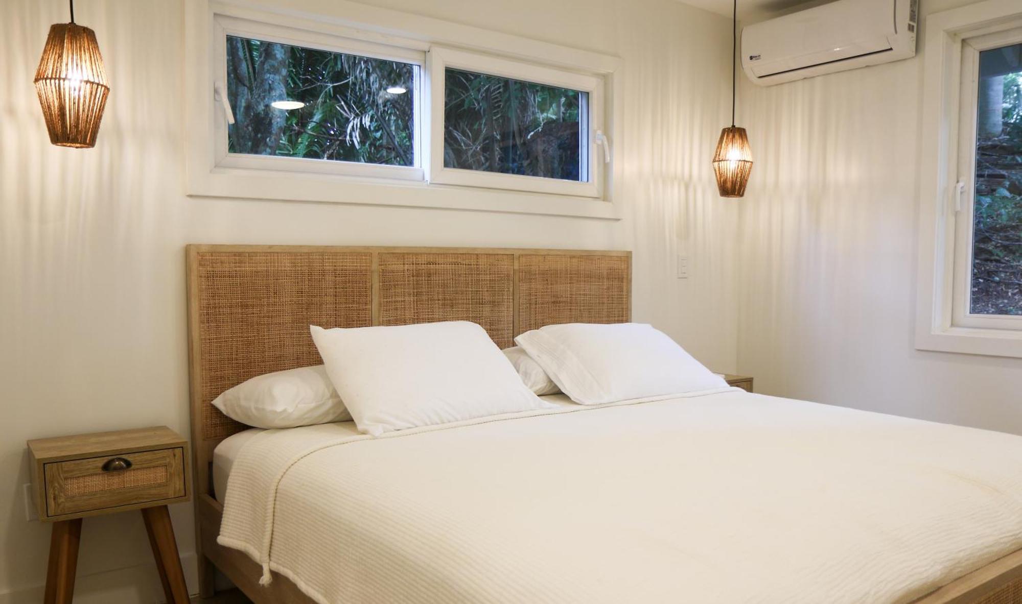 Luna Beach Luxury Boutique Beach Front Resort Jobs Bight Exterior photo